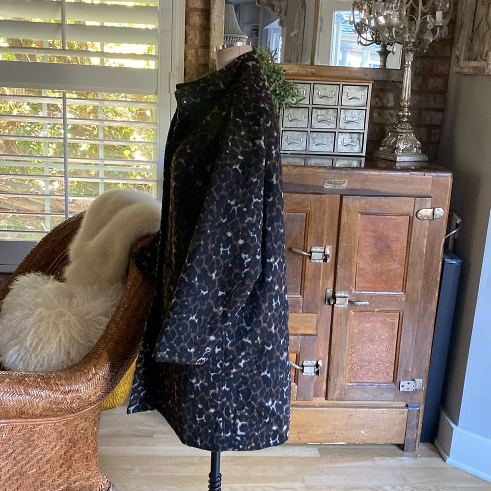 J. Mclaughlin Wool Blend Button Leopard Print Jac… - image 4